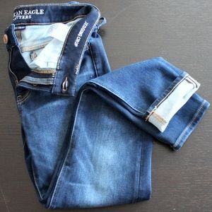 AEO Medium Wash Jegging Crop